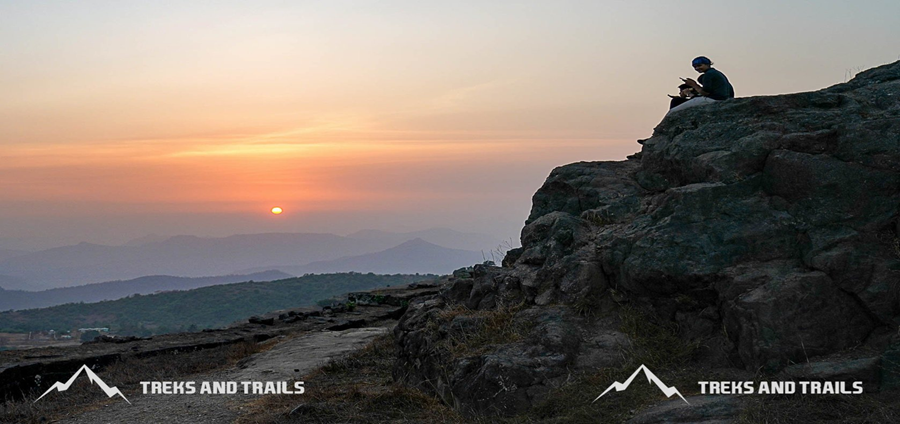 The Thrill of Midnight Safaris and Night Treks in India